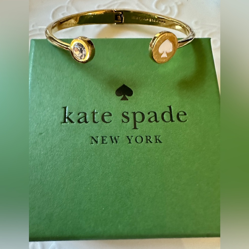 KATE SPADE • Spot The Spade Signature Cuff Logo Bracelet
